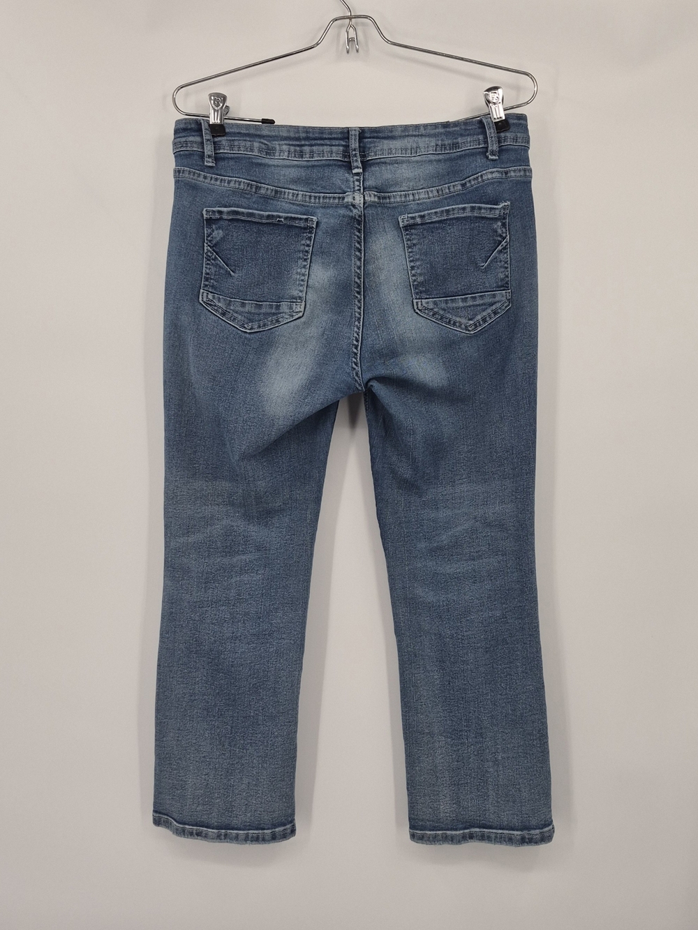 Unbranded Mid Rise Capri Jeans Size L/XL Cropped Denim Slim Fit Tik Tok NWOT